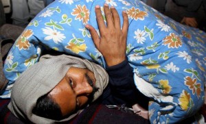 Kejriwal rests during dharna