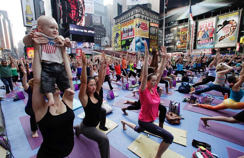 Yoga in New York on Summer Solstice 