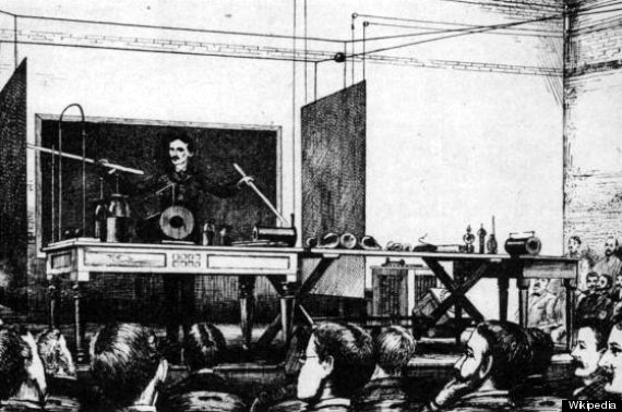 Demonstration of the wireless transmission of power Tesla gave in a 1891 lecture.