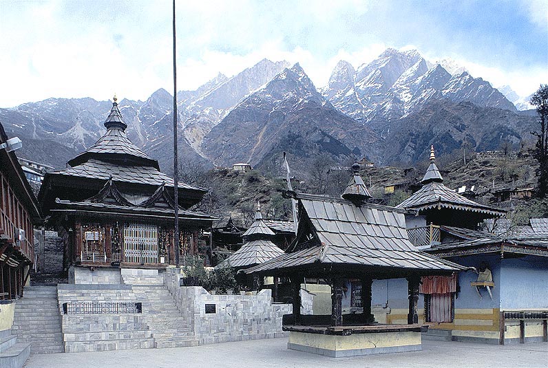 Hindu temple on the back of the mountains of the hights of 4,000m, Sangla