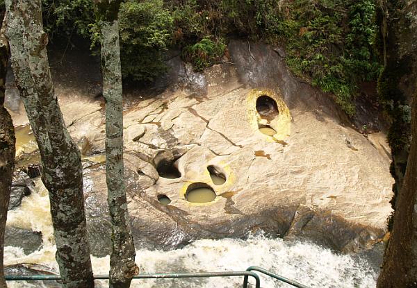 seeta-temple-footprints-hanuman