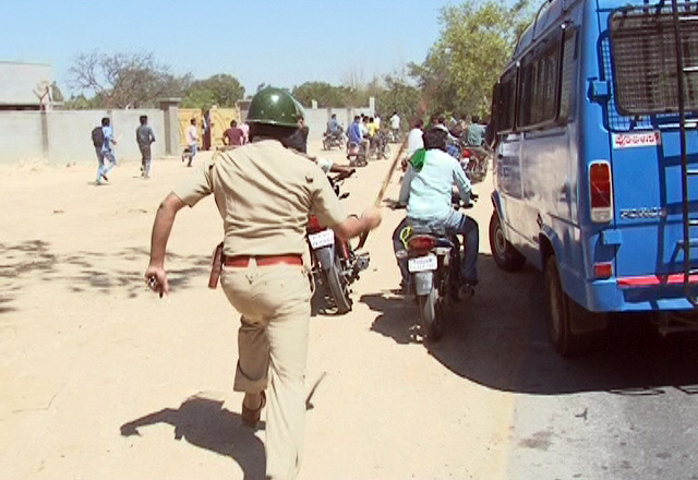 DK Ravi protests 