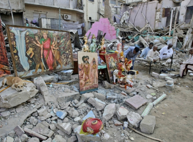 pakistan temple hindu demolished