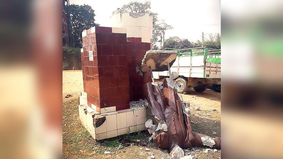 Two Lenin statues toppled