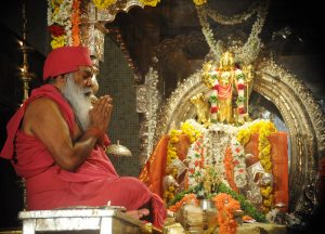DARSHAN-AND-SIGNIFICANCE-OF-DEITY-WORSHIP-IN-HINDUISM
